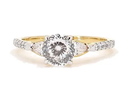Three-stone ring, round centre stone, Ref. SVN-R-017